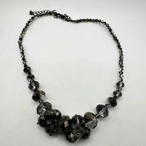 Stunning faceted black/dark gray crystal beaded necklace! - Picture 3 of 12